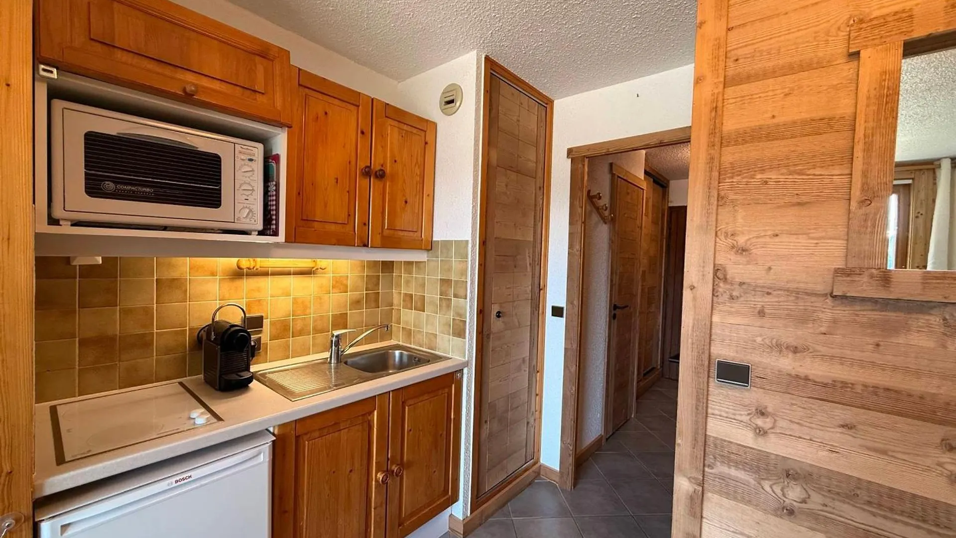 Appartement Les Saisies - Studio Cabine Avec Garage Pour 4-5 Personnes, Ensoleille, Vue Sur Pistes, Non Fumeur - Fr-1-293-152
